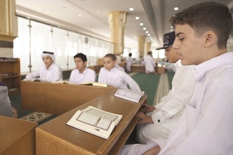 برنامج مكثف لحفظ ومراجعة القرآن الكريم