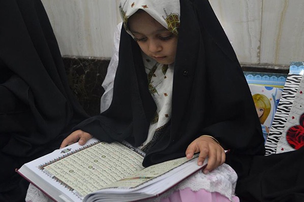 تكريم 150 فتاة حافظة للقرآن الكريم في كربلاء