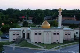 مؤیدین للرئیس ترامب یزورون مسجد 