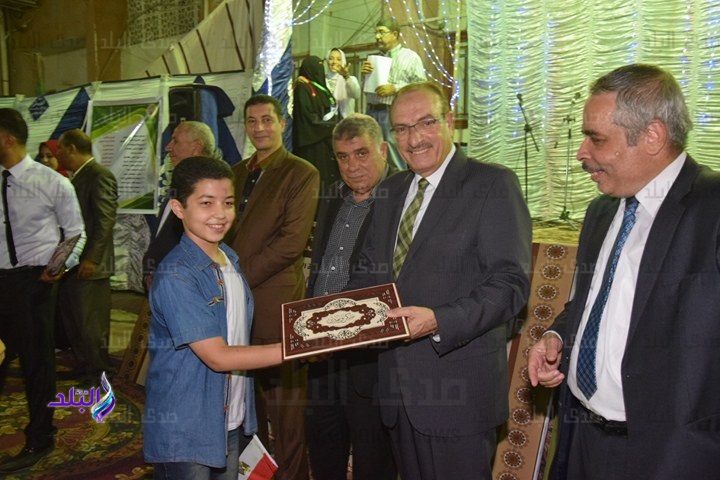 مصر: تكريم 118 طالباً وطالبةً من حفظة القرآن والمتفوقين + صور