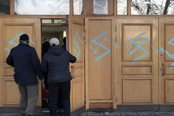 أقدم مساجد السويد يتعرض لاعتداء عنصري