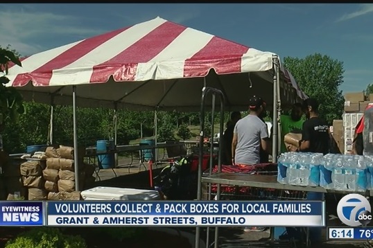 Volunteers Gather Donations for Project Ramadan