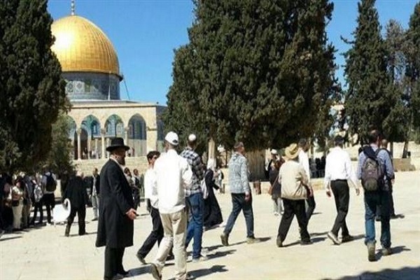 Zionist Settlers Storm Aqsa Mosque Again