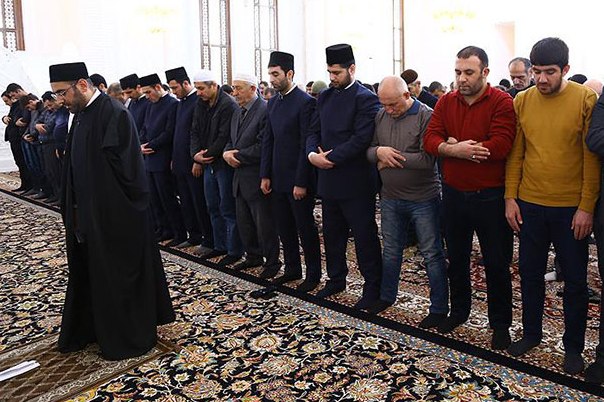 اقامه نماز جمعه مشترک شیعه و سنی در باکو