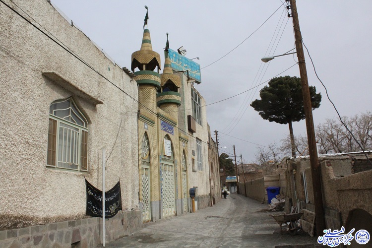 جلوه‌گری باورهای مذهبی در مسجد جامع خراشاد