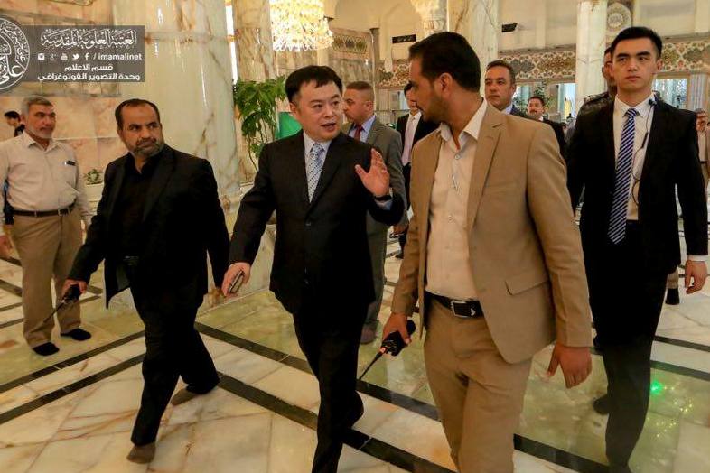 سفیر چین در بغداد: زیارت حرم علوی برایم افتخارآمیز بود