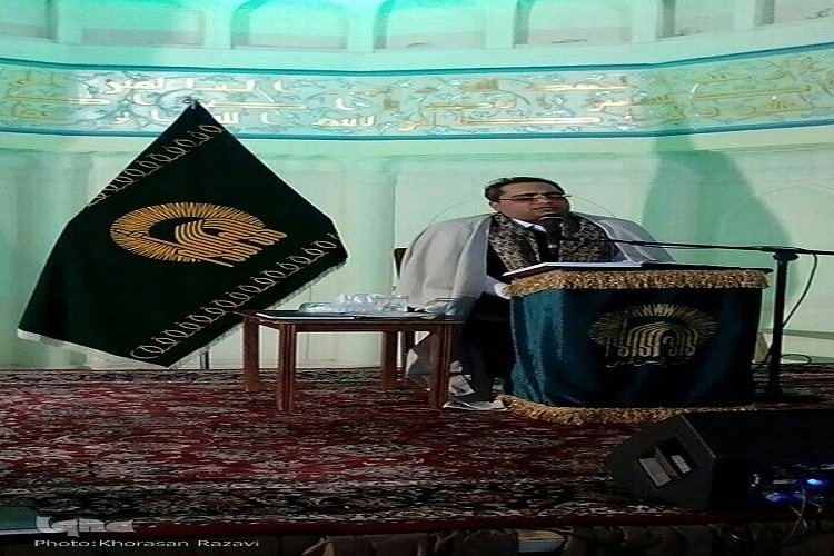 دلگیری مبتهل برتر کشور از کم‌توجهی به قرآنیان