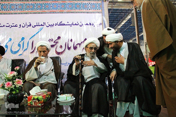 بازدید اساتید حوزه علمیه خراسان از نمایشگاه قرآن و عترت مشهد