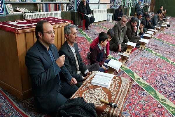 جلسه آموزش فنون تلاوت با حضور نوجوانان شوق تلاوت برگزار شد