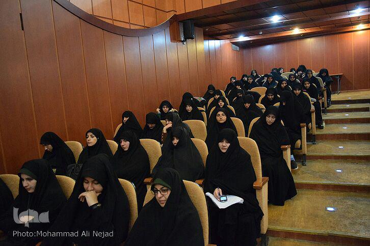 گزارش تصویری همایش «بصیرت فاطمی و حوزه انقل » در لرستان گزارش تصویری همایش «بصیرت فاطمی و حوزه انقل » در لرستان