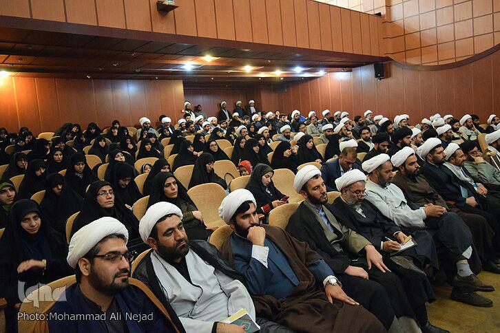 گزارش تصویری همایش «بصیرت فاطمی و حوزه انقل » در لرستان گزارش تصویری همایش «بصیرت فاطمی و حوزه انقل » در لرستان