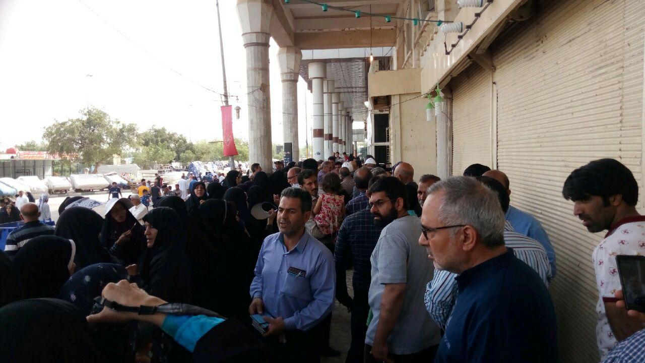 حضور زائران ایرانی در صندوق رای در كربلای معلی +تصاویر