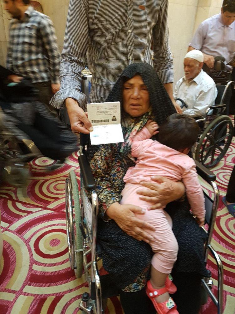 حضور زائران ایرانی در صندوق رای در كربلای معلی +تصاویر