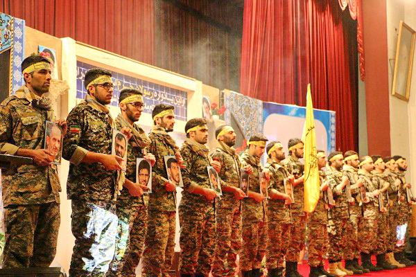 استقبال از نمایش خیابانی حراج در یادواره رسولان حرم مازندران استقبال از نمایش خیابانی حراج در یادواره رسولان حرم مازندران