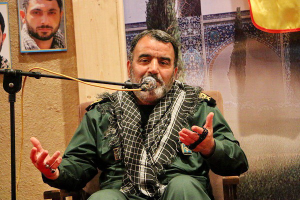 استقبال از نمایش خیابانی حراج در یادواره رسولان حرم مازندران استقبال از نمایش خیابانی حراج در یادواره رسولان حرم مازندران