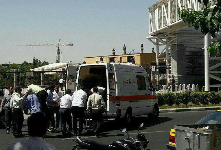 آخرین اخبار تیراندازی در راهروهای مجلس/تأیید شهادت یک نفر