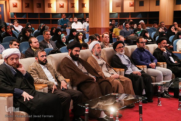 دو آیین اختتامیه نمایشگاه و جشنواره آثار و محصولات شمیم وحی به صورت همزمان برگزار شد دو آیین اختتامیه نمایشگاه و جشنواره آثار و محصولات شمیم وحی به صورت همزمان برگزار شد