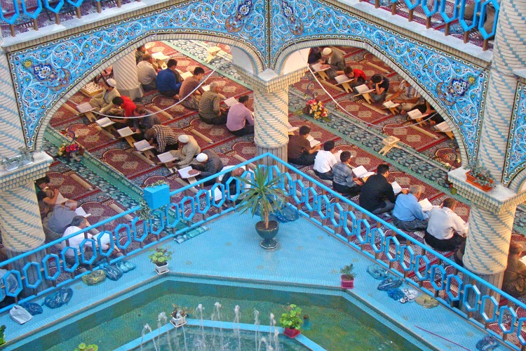 برگزاری محفل انس با قرآن با  حضور قاری مصری در دارالاحسان سنندج + عکس