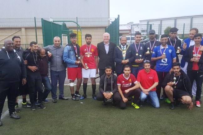مسابقه فوتبال نوجوانان مسلمان انگلیس برای کمک به ایتام کشمیر