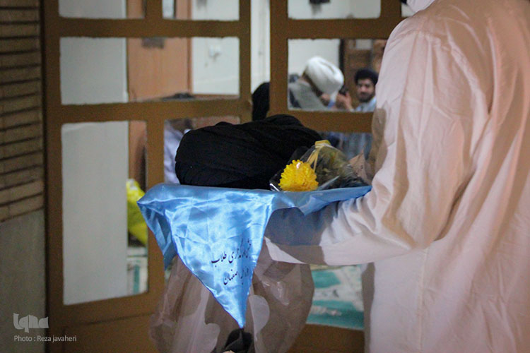 جشن معمم شدن طلاب حوزه علمیه اصفهان در شب عید غدیر خم به دست آیت الله مظاهری و با حضور آیت الله طباطبایی و استاندار محترم در مدرسه صدر برگزار شد. جشن معمم شدن طلاب حوزه علمیه اصفهان در شب عید غدیر خم به دست آیت الله مظاهری و با حضور آیت الله طباطبایی و استاندار محترم در مدرسه صدر برگزار شد.