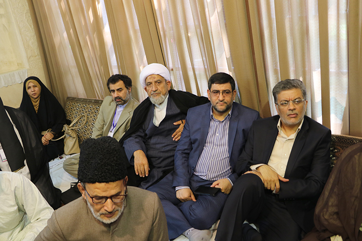 گزارش تصویری دیدار مهمانان خارجی اجلاس پیرغلامان حسینی با آیت الله مظاهری