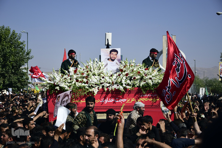 گزارش تصویری ایکنا از مراسم خا پاری شهید حججی در نجف آباد گزارش تصویری ایکنا از مراسم خا پاری شهید حججی در نجف آباد