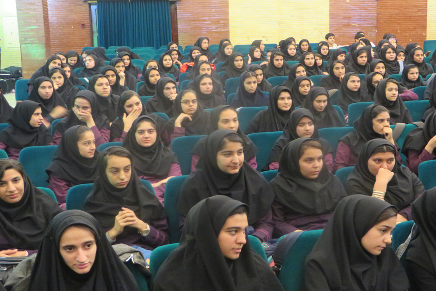 گزارش تصویری اختتامیه مسابقه «شعر شاعران عاشورایی» در م آباد گزارش تصویری اختتامیه مسابقه «شعر شاعران عاشورایی» در م آباد