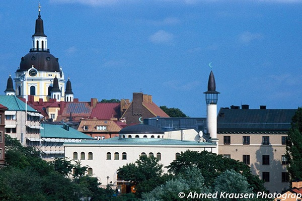 سفر معنوی به اسلام با ابزار دوربین/ 5 مسجد زیبای اروپا از لنز دوربین مسلمان شده آلمانی