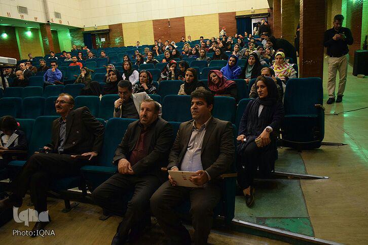 رونمایی از کتاب «اسپان دشت نیسایه» در خرم آباد رونمایی از کتاب «اسپان دشت نیسایه» در خرم آباد