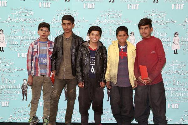 کودکان کار مهمان جشنواره جهانی فیلم فجر شدند/ تماشای فیلم در سینما فلسطین