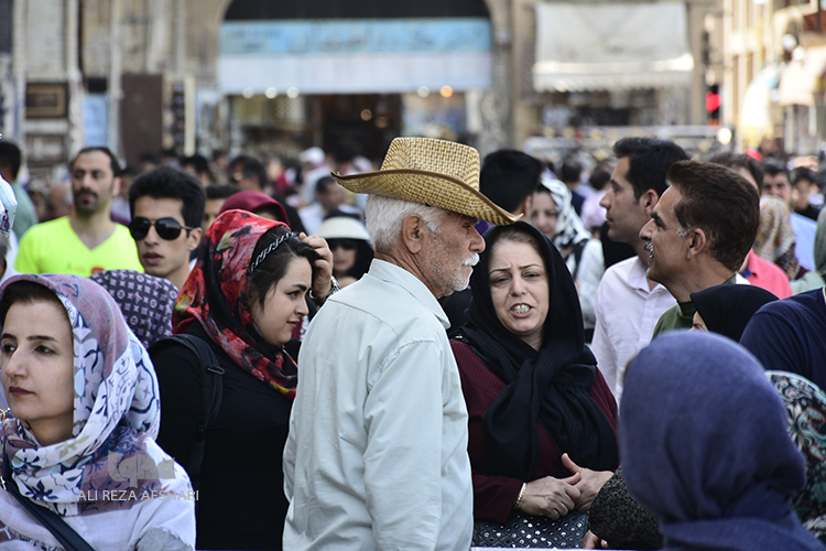 بازدید مسافران نوروزی ار چهل ستون و میدان نقش جهان بازدید مسافران نوروزی ار چهل ستون و میدان نقش جهان