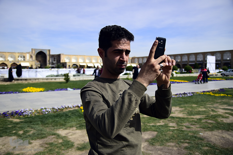 بازدید مسافران نوروزی ار چهل ستون و میدان نقش جهان بازدید مسافران نوروزی ار چهل ستون و میدان نقش جهان