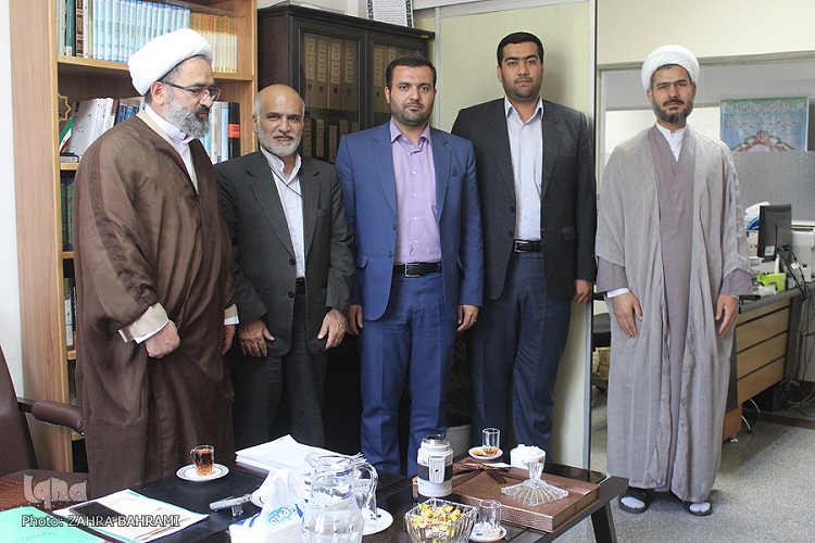تنها 50 درصد متون معارفی که در ها تدریس می شود، مفید است تنها 50 درصد متون معارفی که در ها تدریس می شود، مفید است