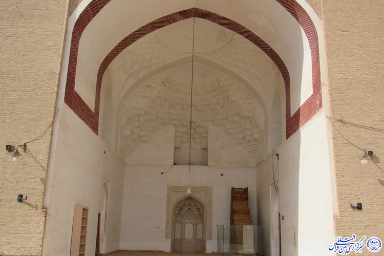 چشم نوازی معماری اصیل ایرانی در مسجد جامع سرایان