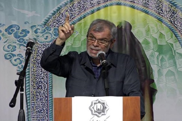 شعرخوانی شاعر ایرانی در جشن نیمه شعبان مسکو/