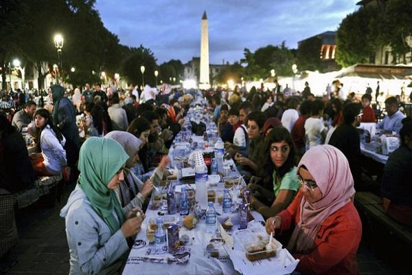 رمضان در ترکیه؛ ماه چاوشی خوانی و اجرای موسیقی عرفانی