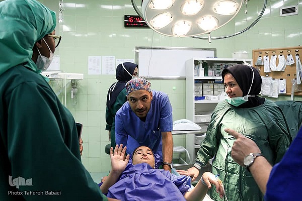 تریاژ مرهم؛ جایی که ترس خود را به امید تسلیم میکند تریاژ مرهم؛ جایی که ترس خود را به امید تسلیم میکند