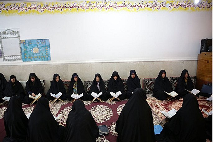 تأسیس خانههای قرآن ریشهکنی بیسوادی قرآنی را درپی دارد