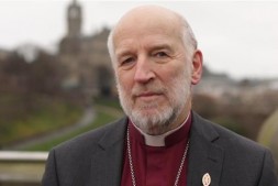 Un évêque écossais condamne les attaques contre la lecture du Saint Coran