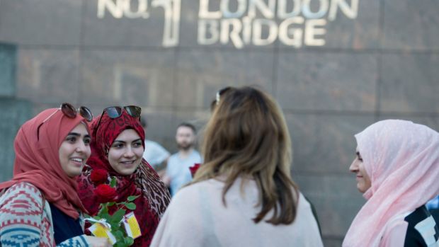 Distribution de 3 000 roses par les musulmans à Londres
