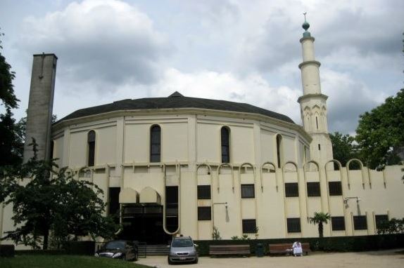 Babban Masallacin Brussels da ke Cinquantenaire shi ne masallacin mafi jimawa a Belgium. Wannan masallaci yana matsayin cibiyar musulunci da al'adu a Belgium