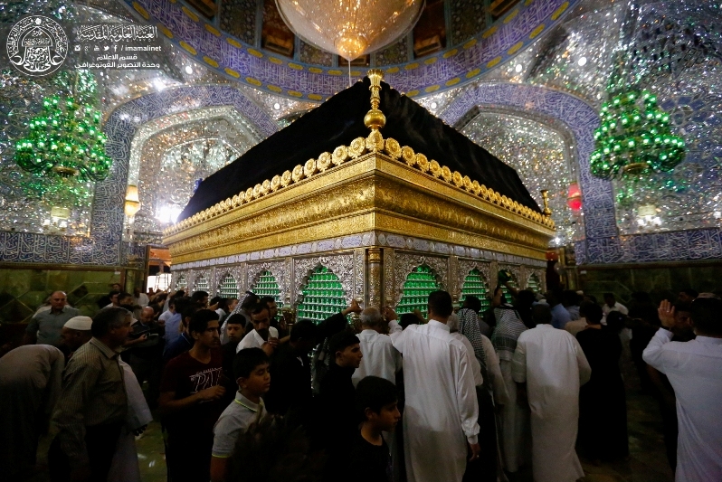 Lutto al mausoleo dell'Imam Ali(AS) Lutto al mausoleo dell'Imam Ali(AS)