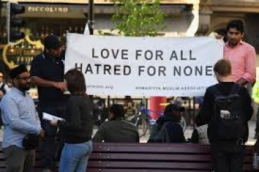 I musulmani condannano attacco terroristico di Manchester