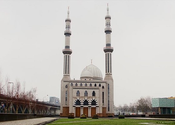 Paesi Bassi: i politici musulmani chiedono protezione per le moschee