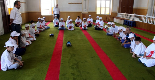 Kur'an-ı Kerim öğrenip spor yapıyorlar
