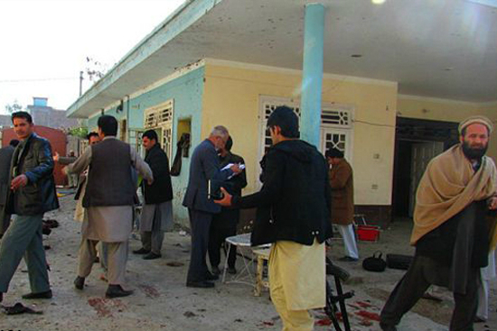 مقتل 13 فی تفجیر انتحاری وسط حلقة قرآنیة فی أفغانستان