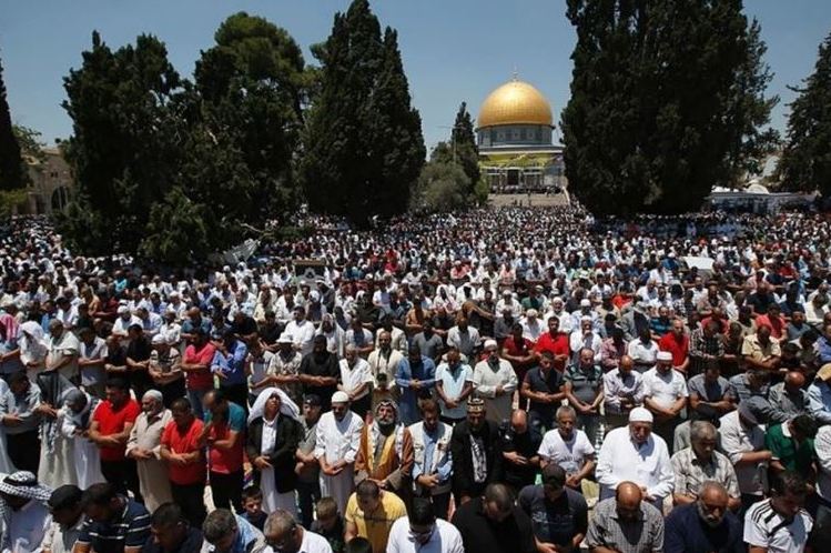 الاحتلال الصهيوني يقرر منع أهالي غزة من الصلاة في الأقصى