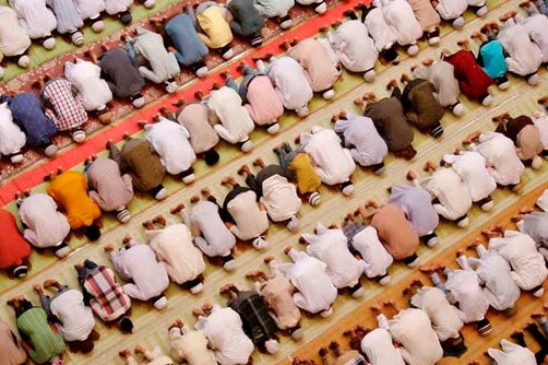 إلغاء حظر صلاة الجمعة فی مدرسة کندیة