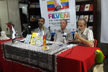 توقيع عدد من الكتب الاسلامية في معرض في فنزويلا