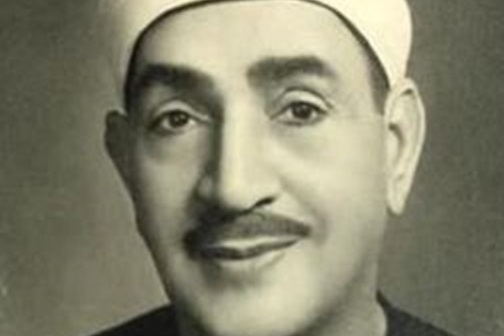 طه الفشني..القارئ الذي استرد صوته بـ«الأذان» على جبل عرفات